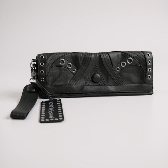 Betsey Johnson Vintage Y2K Army Green‎ Leather Gunmetal Gromets & Studded Clutch - Picture 1 of 9